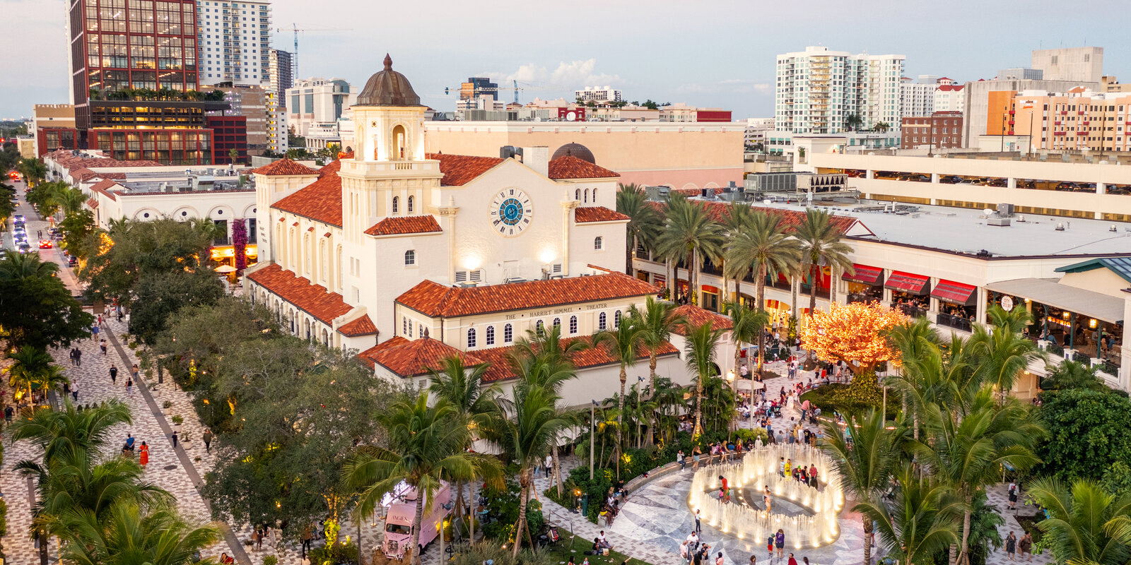 11.13.21_Credit IndiehouseFilms Holiday Kickoff (1)_no star (3).jpg