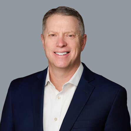 Duncan McCuaig Headshot 1.jpg